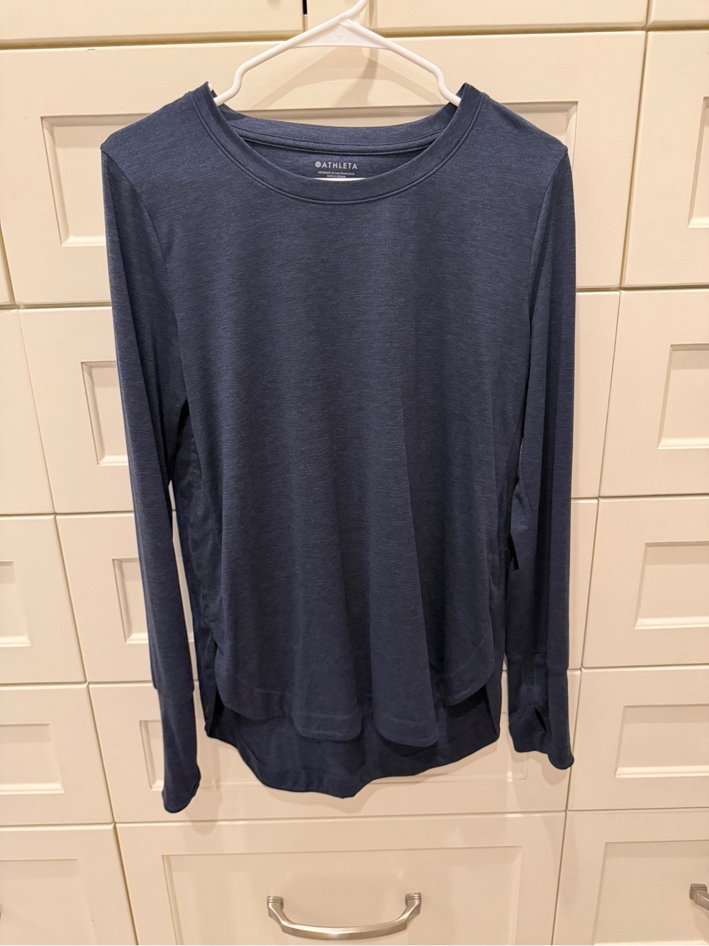 Athleta Navy Uptempo Top Size M #382880